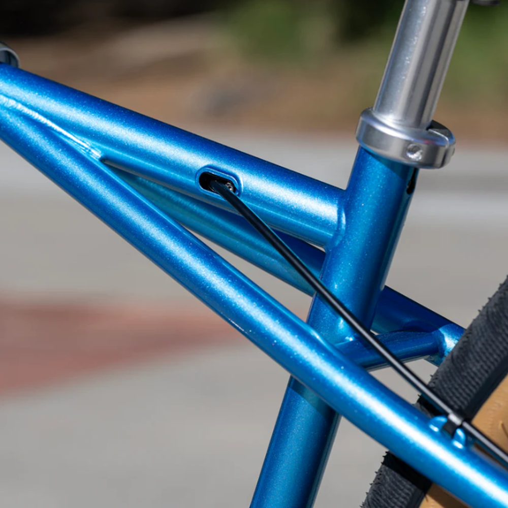 SE Colossal Quadangle Blue Sparkle 32