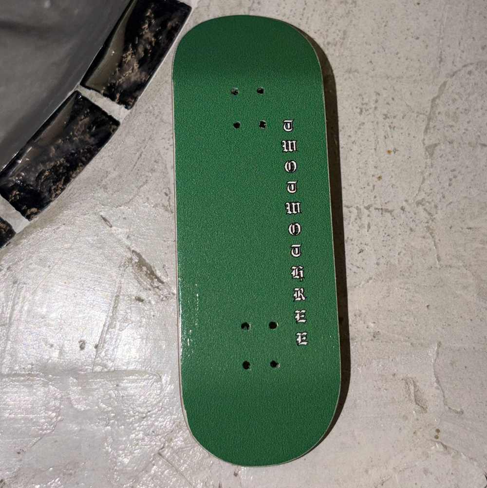 223 Vertical Fingerboard Deck Green 32.5x99 High Flat