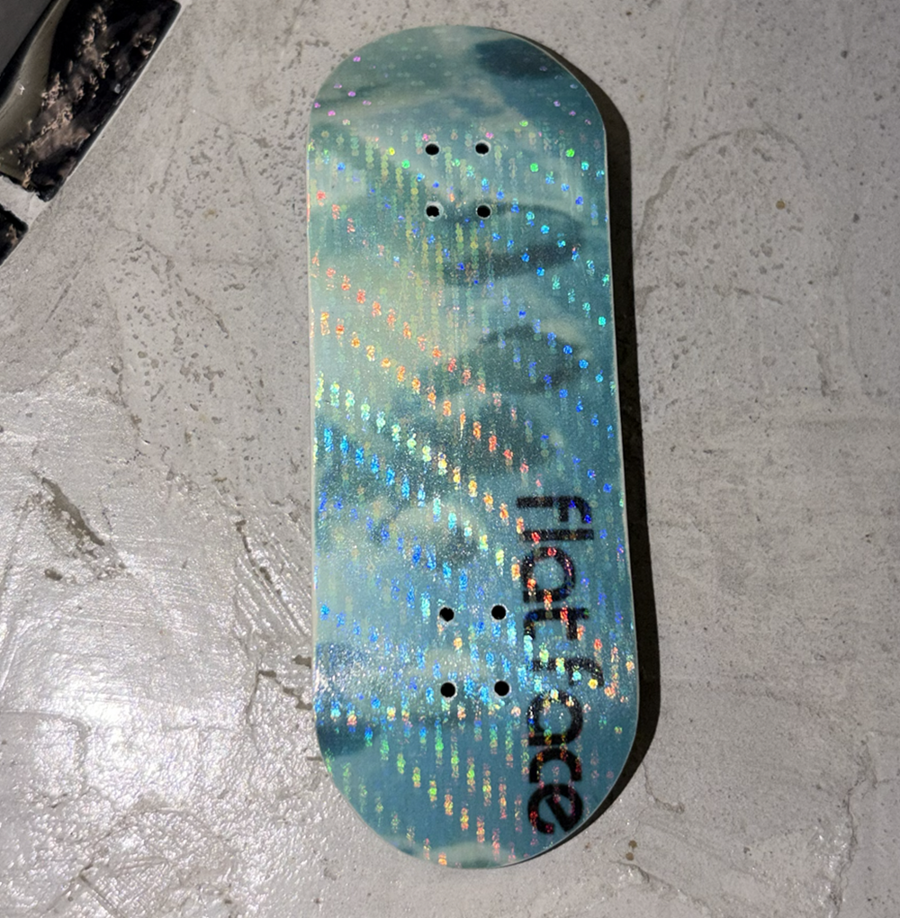 Flatface G16 Fingerboard Deck Holographic Canada Green 33.6mm Non-Wear