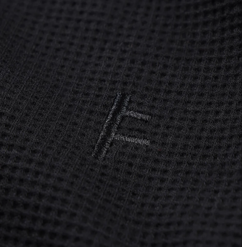 Former AG Raglan Waffle Crewneck Black Medium