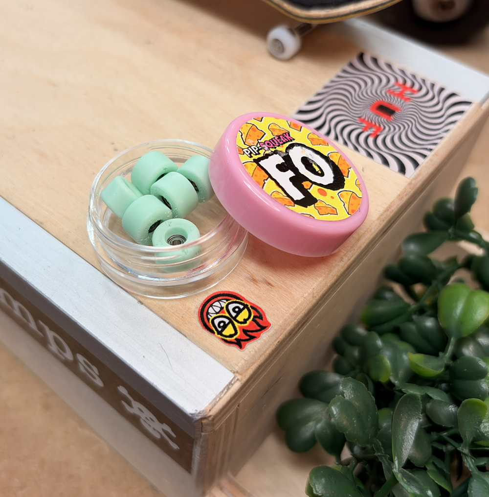 PipSqueak FO Fingerboard Wheels Mint 7.6 Wide