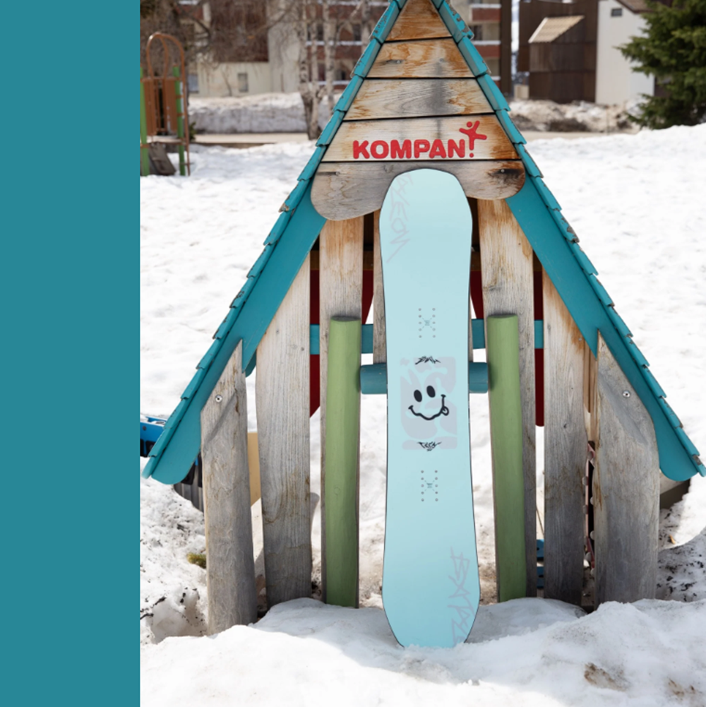 Bataleon Evil Teen Snowboard 2027 Light Blue 135