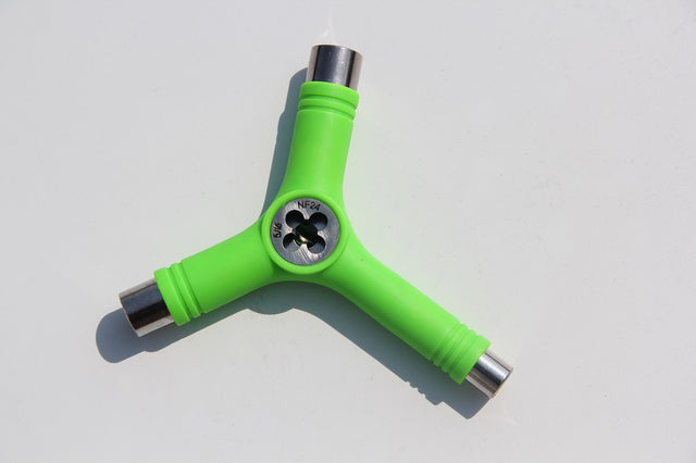 Social Skate Tool Threader Green