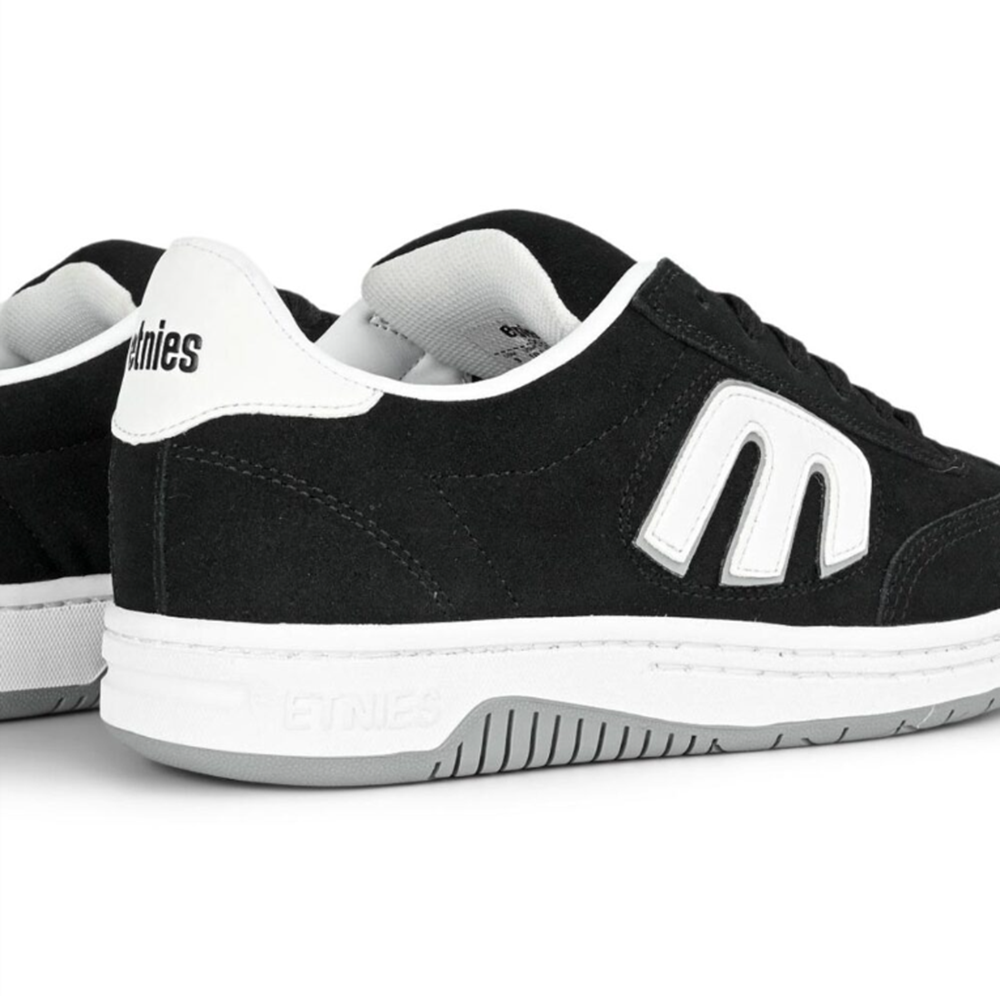 Etnies Lowcut Skate Shoes Black White