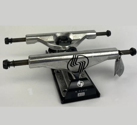 Silver M-Hollow Skateboard Trucks Set Silver Black 8.0