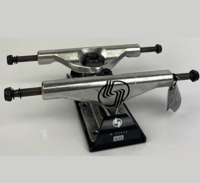 Silver M-Hollow Skateboard Trucks Set Silver Black 8.0