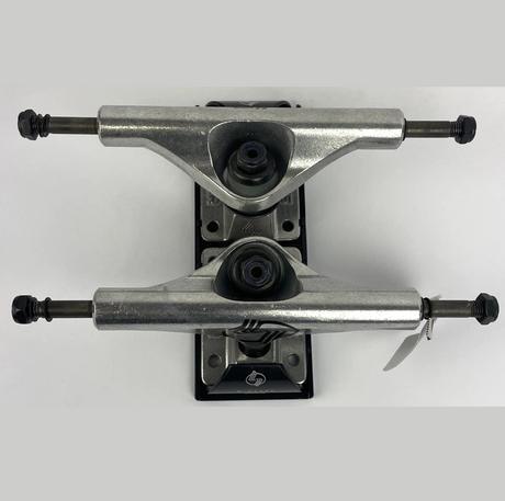 Silver M-Hollow Skateboard Trucks Set Silver Black 8.0