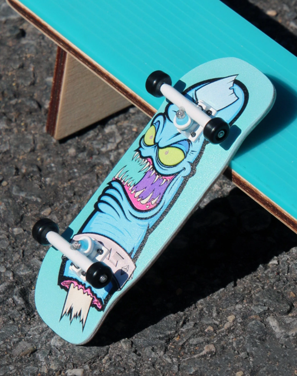 Teak Pro Gen2 Gnarly Bite Box Shape Fingerboard Complete Blue 33.3mm
