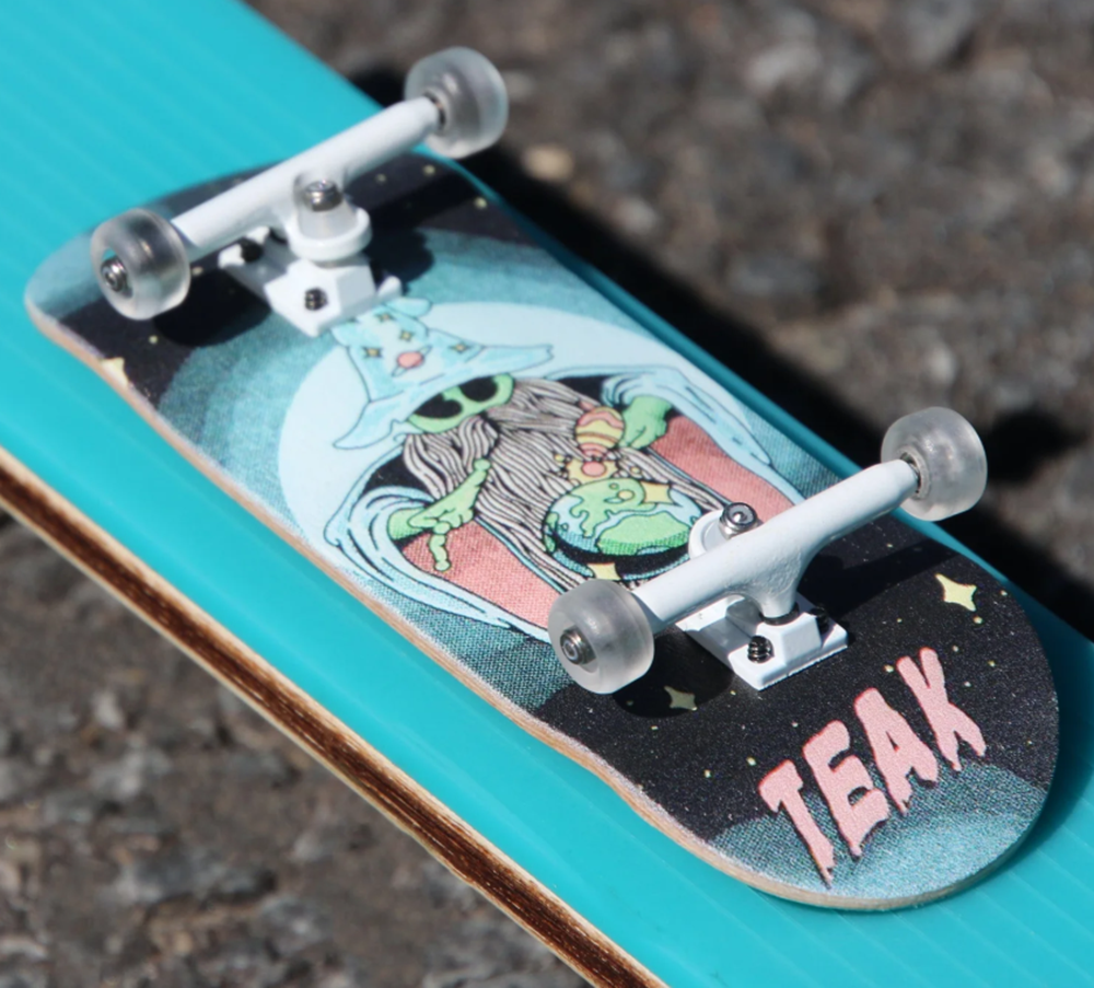 Teak Pro Gen2 Mystic Glow Fingerboard Complete Blue 34mm