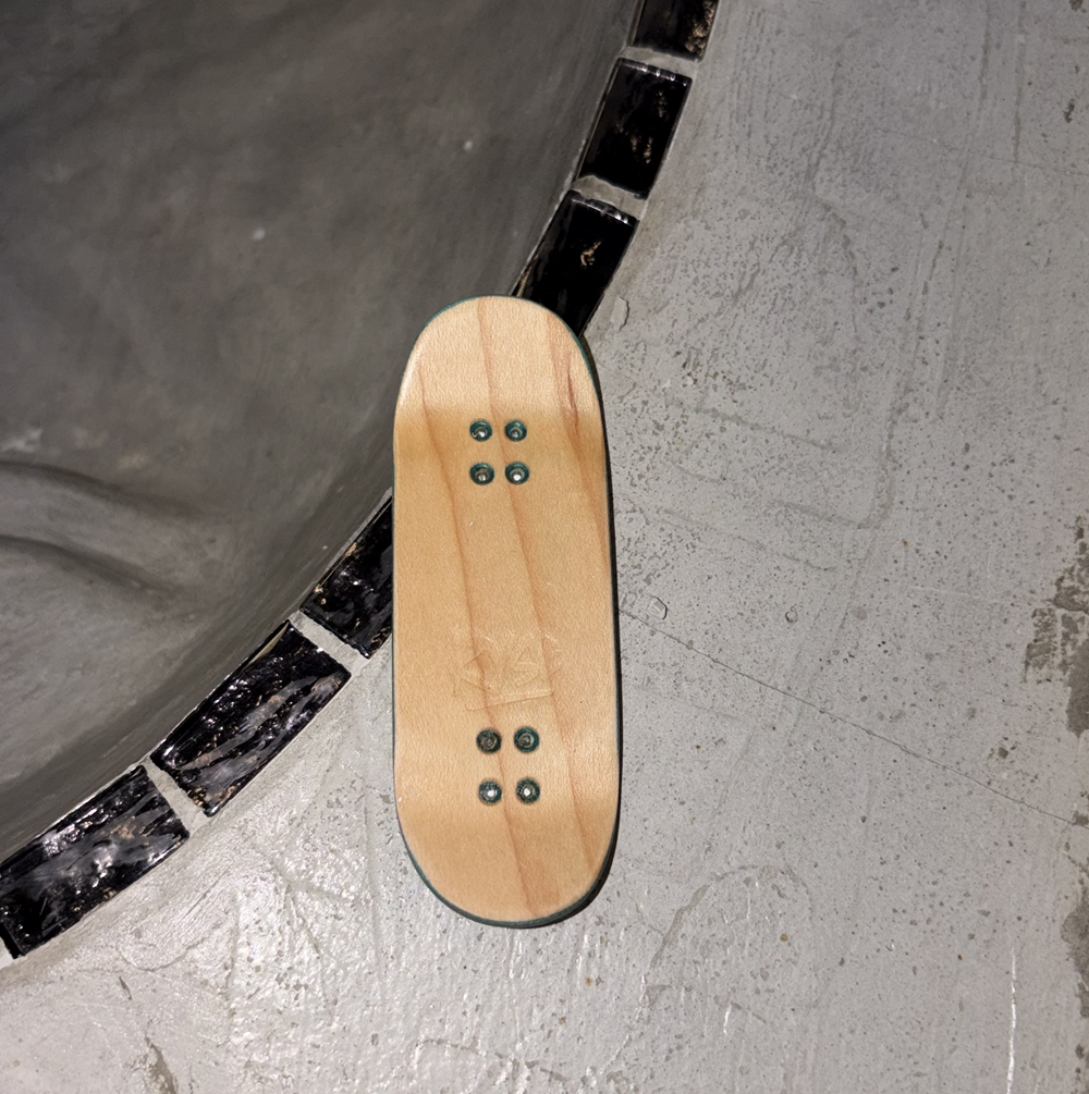 RYSE Old English Rose Script Fingerboard Deck Red 34mm OG Asgard