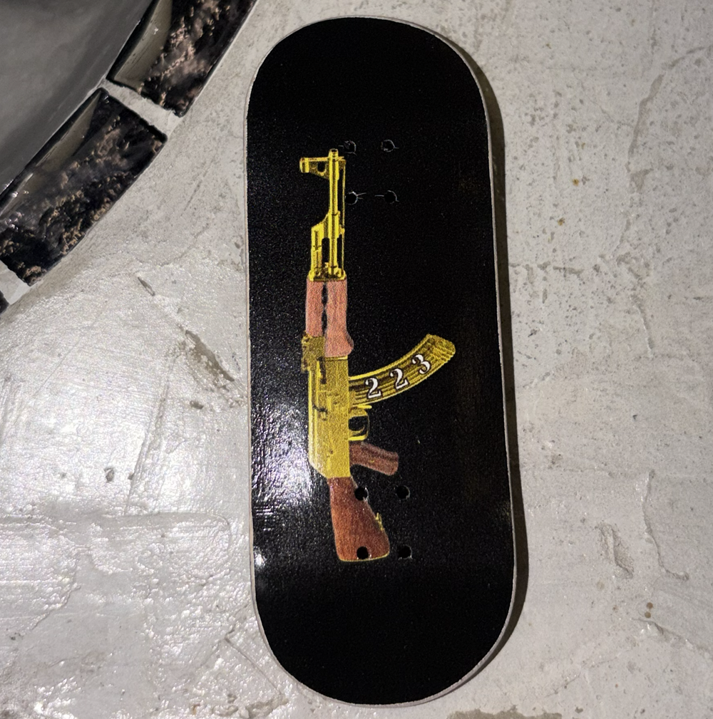 223 AK Fingerboard Deck Black 35x98 Medium Mellow