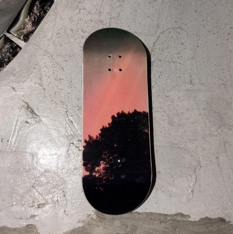 Flatface G16 Fingerboard Deck Northern Lights Pink 34mm Non-Wear
