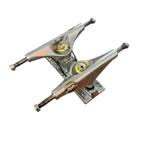 Venture V-Hollow Lights V8 Polished Trucks Silver 5.2H Set