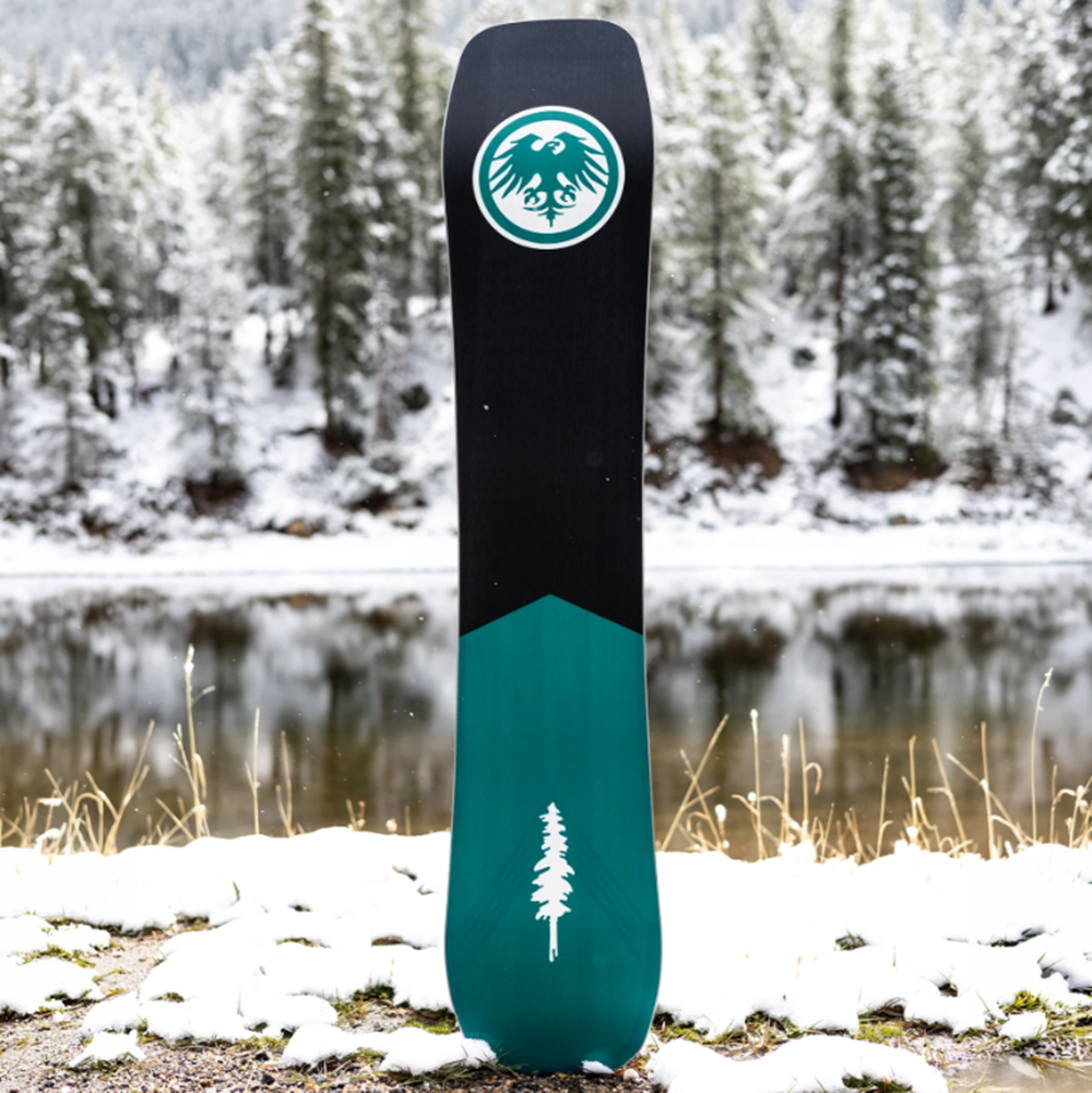 Never Summer Cirrus Womens Snowboard 2627 Black White Green 145