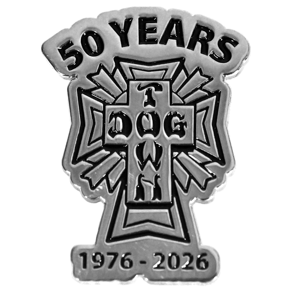 DOGTOWN 50 YEARS PIN 1.5" SILVER/BLACK