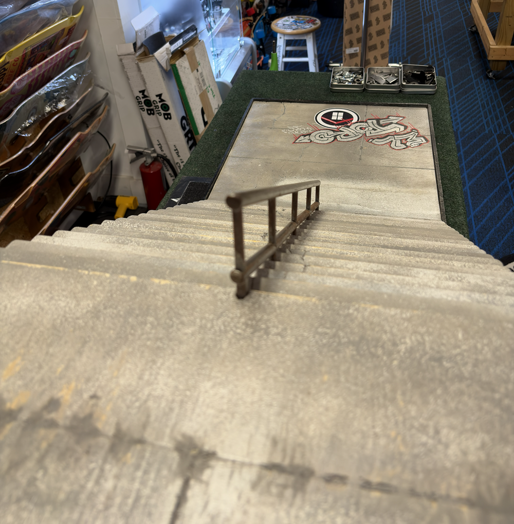 WAREHOUSE RAMPS FINGERBOARD PARK EL TORO Grey 18x36
