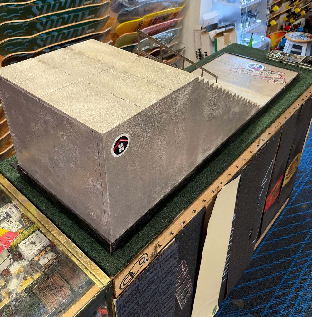 WAREHOUSE RAMPS FINGERBOARD PARK EL TORO Grey 18x36