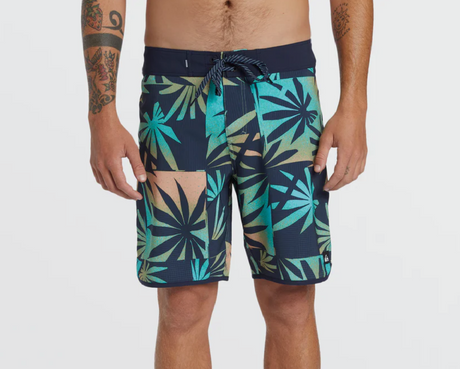 Quiksilver Highline Scallop 19inch Boardshorts Blue 31
